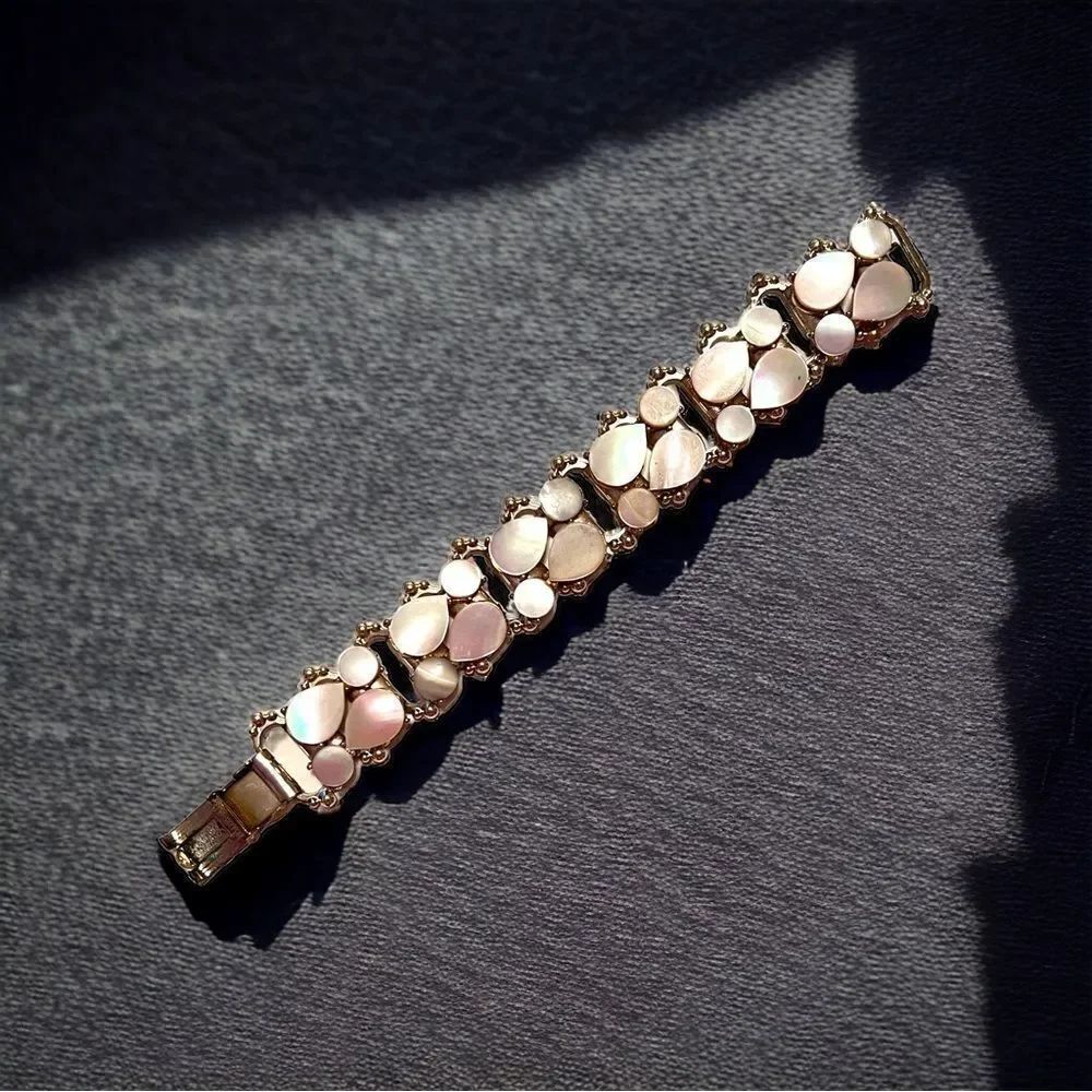 Vintage Mother Of Pearl Gold Tone Panel Bracelet 7.5”